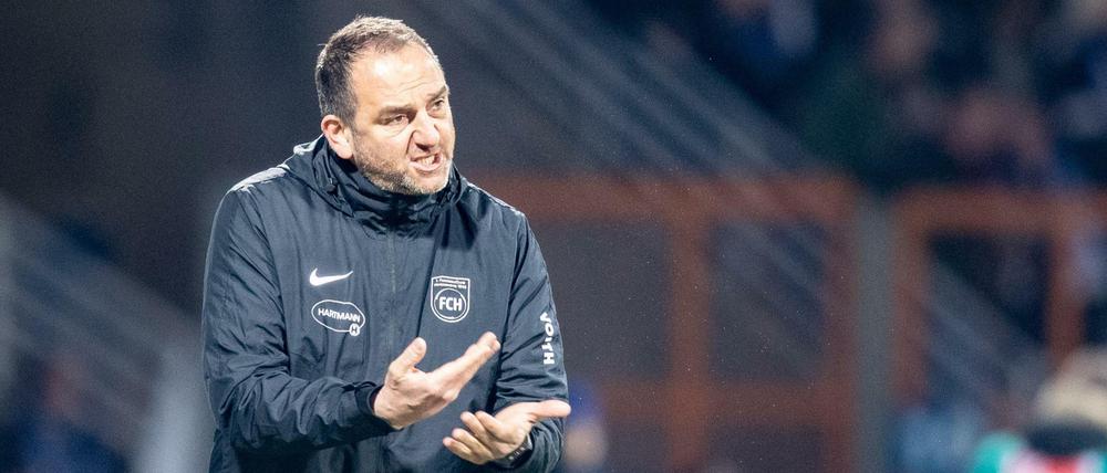 Frank Schmidt, 45, führte Heidenheim aus der Oberliga in die Zweite Liga und trifft am Freitag auf Union.