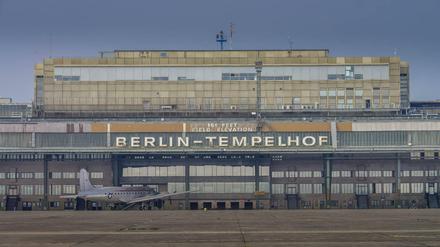 Seit 2008 starten und landen am Flughafen Tempelhof keine Flieger. Doch was mit dem Gebäude passieren soll bleibt weiter unklar.