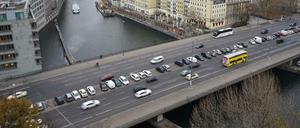 Die Mühlendammbrücke ist marode und soll abgerissen werden. Ein Neubau steht an.