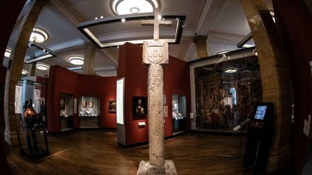 Die Wappensäule von Cape Cross im Deutschen Historischen Museum.