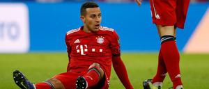 Sitzen geblieben. Thiago und der FC Bayern verabschieden sich von der europäischen Bühne.