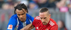 Valentino Lazaro (links) fällt bei Hertha BSC vorerst aus. 
