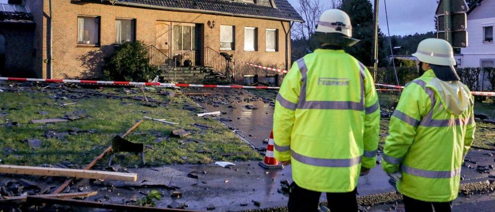 Ein Tornado hat in der Eifelgemeinde Roetgen Dächer abgedeckt, Häuser beschädigt und die Bewohner erschreckt.