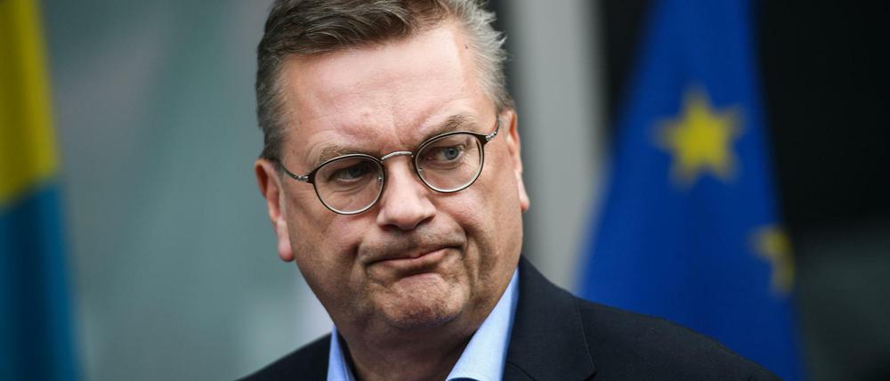 Lippen zusammen: Reinhard Grindel hatte keine Lust auf kritische Fragen.