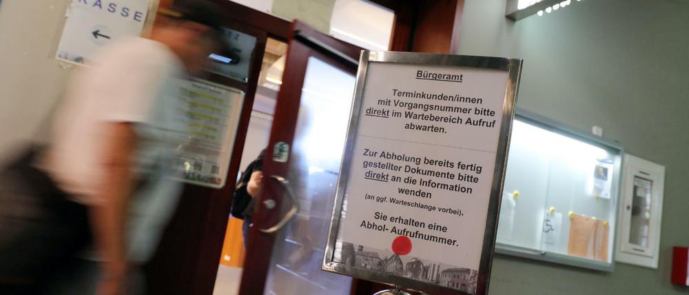 Am Montagmorgen konnten wegen Computerproblemen Berliner Bürgerämter Kundenanliegen nicht bearbeiten.