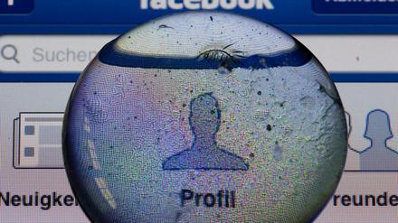 Online-Netzwerke wie Facebook verdienen viel Geld mit Werbung.