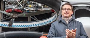 Verkehrsminister Andreas Scheuer (CSU) bei der Vorstellung des ersten Lufttaxi-Modells von Airbus in Ingolstadt.
