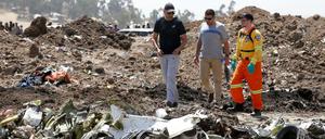 Trümmer des abgestürzten Flugzeugs.