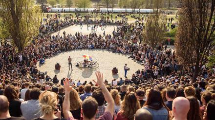 Karaoke im Mauerpark in Berlin-Prenzlauer Berg.
