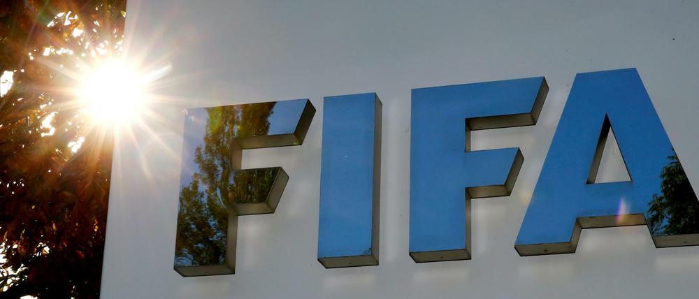 Das FIFA-Logo an der Hauptzentrale in Zürich. (Archivbild)
