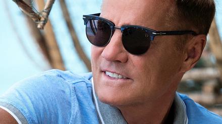 Dieter Bohlen singt wieder selbst. 