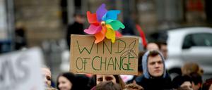 Fridays for Future: Schüler protestieren für den Klimaschutz im Invalidenpark.