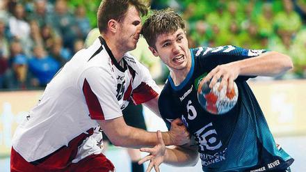 Durchgesetzt. Jacob Holm (rechts) sollte eigentlich erst im Sommer 2019 zu den Füchsen Berlin wechseln – mittlerweile ist der 23-Jährige kaum mehr wegzudenken beim Handball-Bundesligisten.