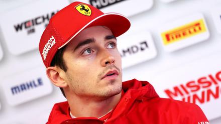 Männer mit Mützen: Die Formel 1 hofft auf die jungen Wilden. Einer von ihnen ist der Ferrari-Pilot Charles Leclerc.
