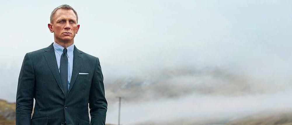 Ein Oldtimer als Dienstwagen. In „Skyfall“ nutzte Daniel Craig noch den Aston Martin DB5, den erstmals Sean Connery 1964 in „Goldfinger“ gefahren hatte.