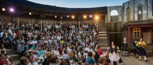 Während sich das Publikum schon auf laue Sommerabende im Monbijoutheater freut, wird hinter den Kulissen noch gestritten.