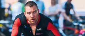 Robert Förstemann, 33, gewann 2012 im Teamsprint mit der deutschen Mannschaft bei den Olympischen Spielen Bronze. Nun ist der Bahnradfahrer aus Thüringen in den Paralympischen Sport gewechselt und startet als Guide des sehbehinderten Kai Kruse bei der Bahn-WM am Samstag in Apeldoorn im 1000-Meter-Zeitfahren.