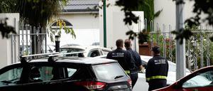 Sicherheitskräfte vor der Moschee in Christchurch 