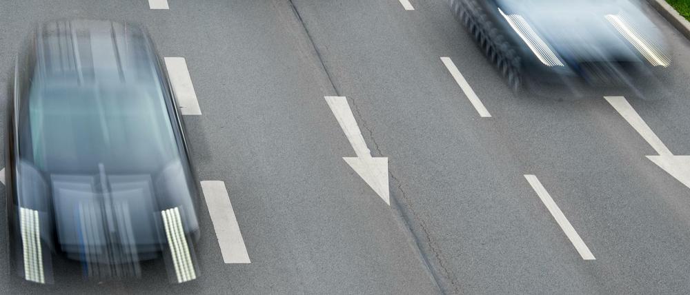 Illegale Autorennen sind strafbar. Doch wo fängt die Strafhandlung an und wo hört zu schnelles Fahren auf?