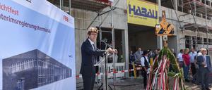 Nicht von Dauer. Flughafenchef Engelbert Lütke Daldrup 2017 beim Richtfest für den Neubau des BER-Regierungsterminals.