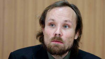 Der Journalist Billy Six. 