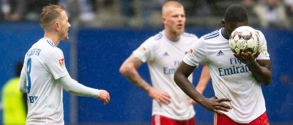 Regen und keine Punkte. Die Profis des HSV erlebten einen ungemütlichen Nachmittag.