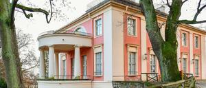 Schmuckstück. Von Außen sieht das Freienwalder Schloss repräsentativ aus, es müssen aber etliche Gebäudeschäden behoben werden. 