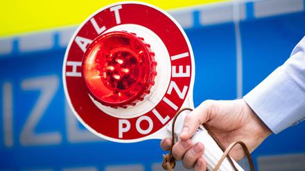 Die Polizei hat mehrere Autos kontrolliert.