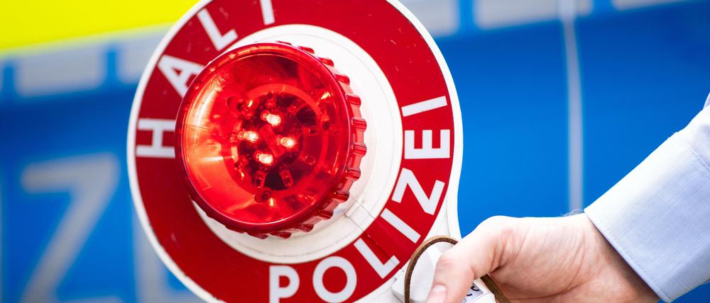 Die Polizei hat mehrere Autos kontrolliert.