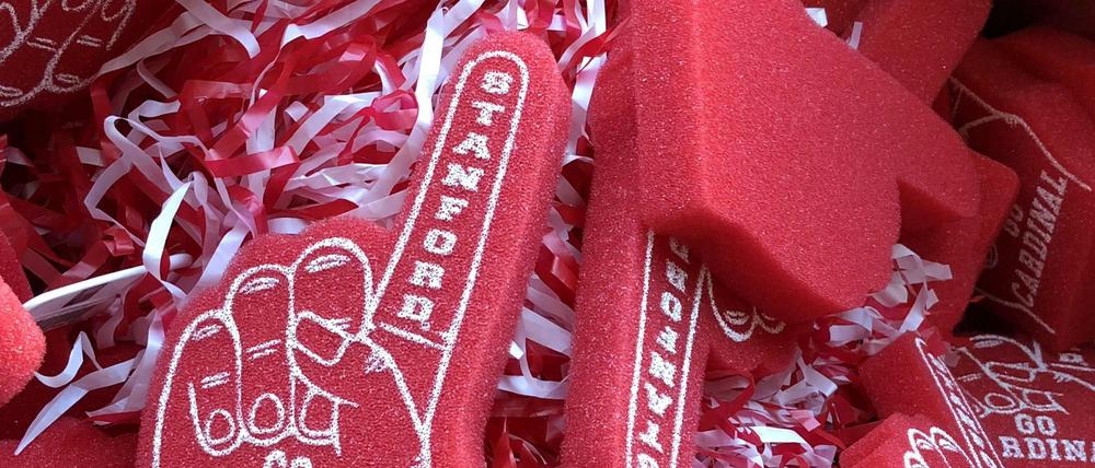 Fanutensilien der Stanford-Universität