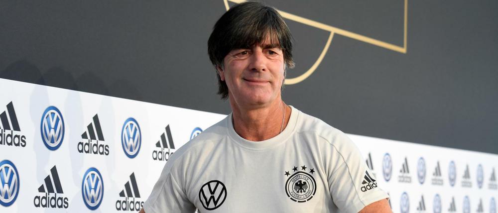 Joachim Löw vor der Pressekonferenz.