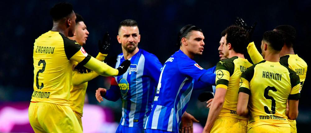Gerangel zum Schluss: Hertha verlor am Ende das Spiel und auch Vedad Ibisevic.