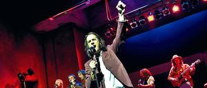 Das Potsdamer Hans Otto Theater inszenierte bereits im Jahr 2017 das Musical über Rio Reiser. Damals stand Moritz von Treuenfels als König von Deutschland auf der Bühne.