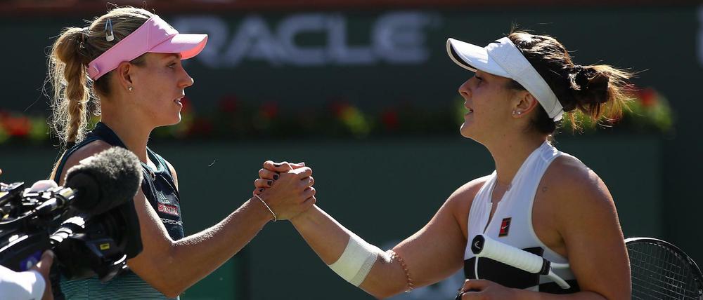 Handshakes nach verlorenem Finale. Kerber (l.) musste eine bittere Niederlage hinnehmen.