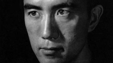 Jetsetter, Bodybuilder, Schriftsteller. Yukio  Mishima war eine schillernde Figur des Literaturbetriebs.
