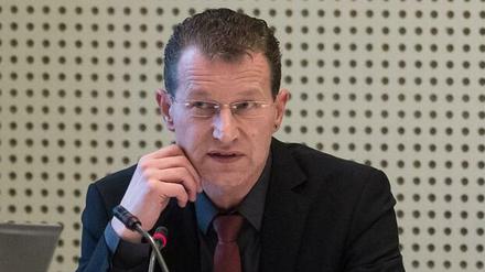 Christian Steiof (links), leitet das Berliner Landeskriminalamt. Er war mehrere Monate krankgeschrieben.