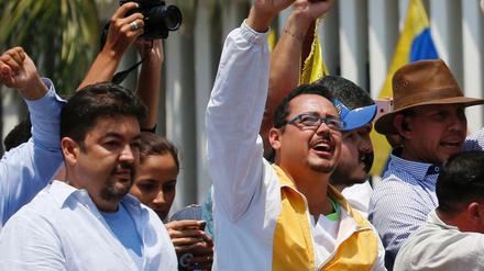 Roberto Marrero (links), Bürochef von Guaidó
