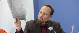 Billy Six bei der Pressekonferenz zu seiner Freilassung.
