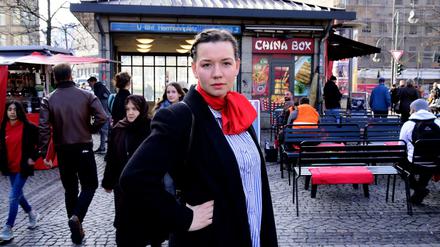 Charlotte Mende kam 2014 nach Berlin - eigentlich nur um Modedesign an der Kunsthochschule Weißensee zu studieren.