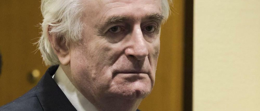 Radovan Karadzic bei seiner Ankunft im Gericht.