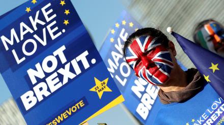 Die Proteste gegen den Brexit gehen weiter wie hier am Donnerstag in Brüssel.