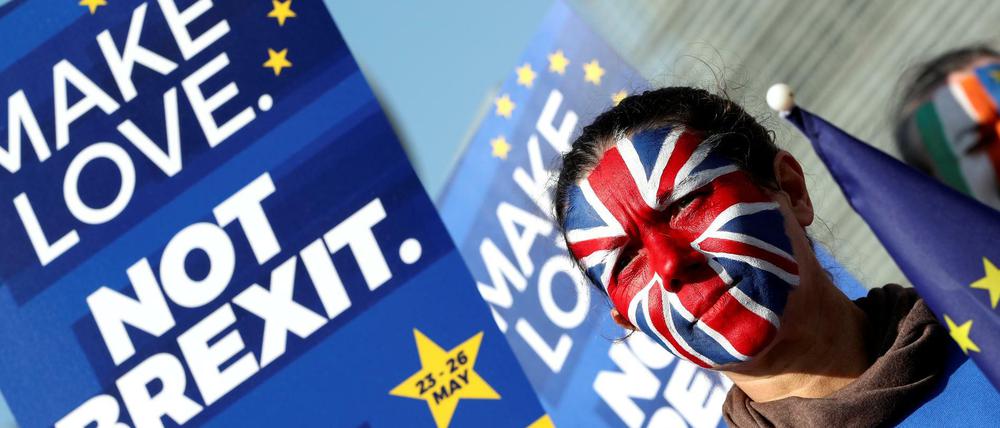 Die Proteste gegen den Brexit gehen weiter wie hier am Donnerstag in Brüssel.