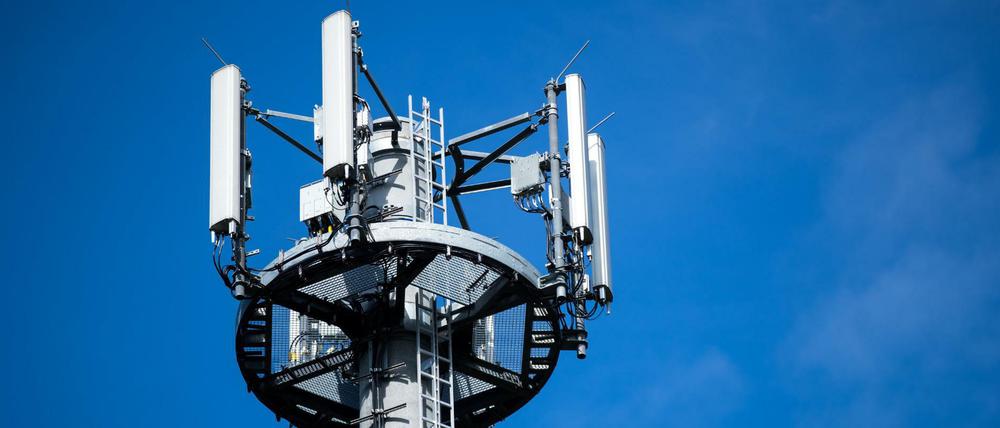 Ohne Mast kein Empfang. Mit Mast manchmal auch nicht.