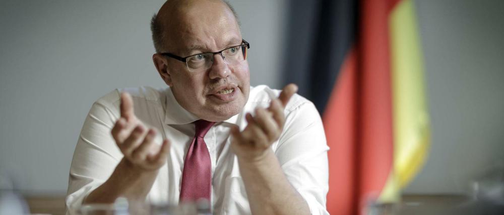 "Nur wenn wir in Europa die weltweit besten Batterien bauen, können wir massive Arbeitsplatzverluste verhindern", sagt Altmaier.