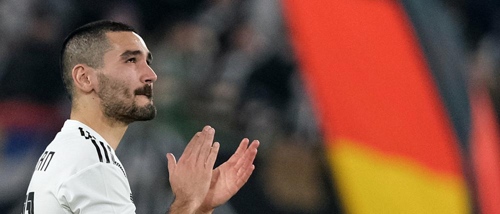 Ilkay Gündogan war am Mittwoch Kapitän der deutschen Mannschaft, soll auf der Tribüne aber rassistisch beleidigt worden sein. 