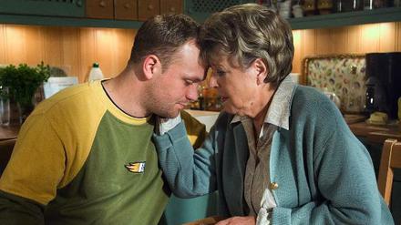 In Sorge um die "Lindenstraße". Die Darsteller von Helga (Marie-Luise Marjan) und Klaus (Moritz A. Sachs).