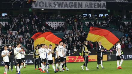 Verdacht der Volksverhetzung. Unter den Zuschauern in Wolfsburg kam es zu rassistischen Äußerungen.