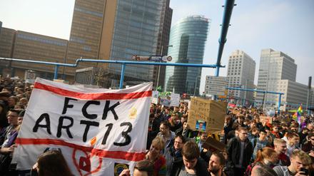 Mehr als 10.000 Menschen gingen am Sonnabend in Berlin gegen die EU-Urheberrechtsreform auf die Straße. 