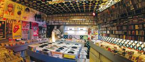 Analog war schöner, brauchte aber mehr Platz. Der Inhalt eines Plattenladens passt heute auf eine Festplatte.