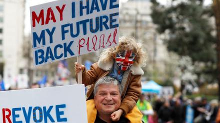 Hier herrscht Einigkeit: Ein Anti-Brexit-Demonstrant trägt ein Kind auf seinen Schultern durch London